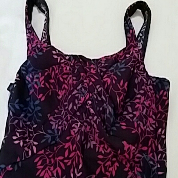 NEW, LANDS'END Swimsuit.6 - Picture 3 of 7